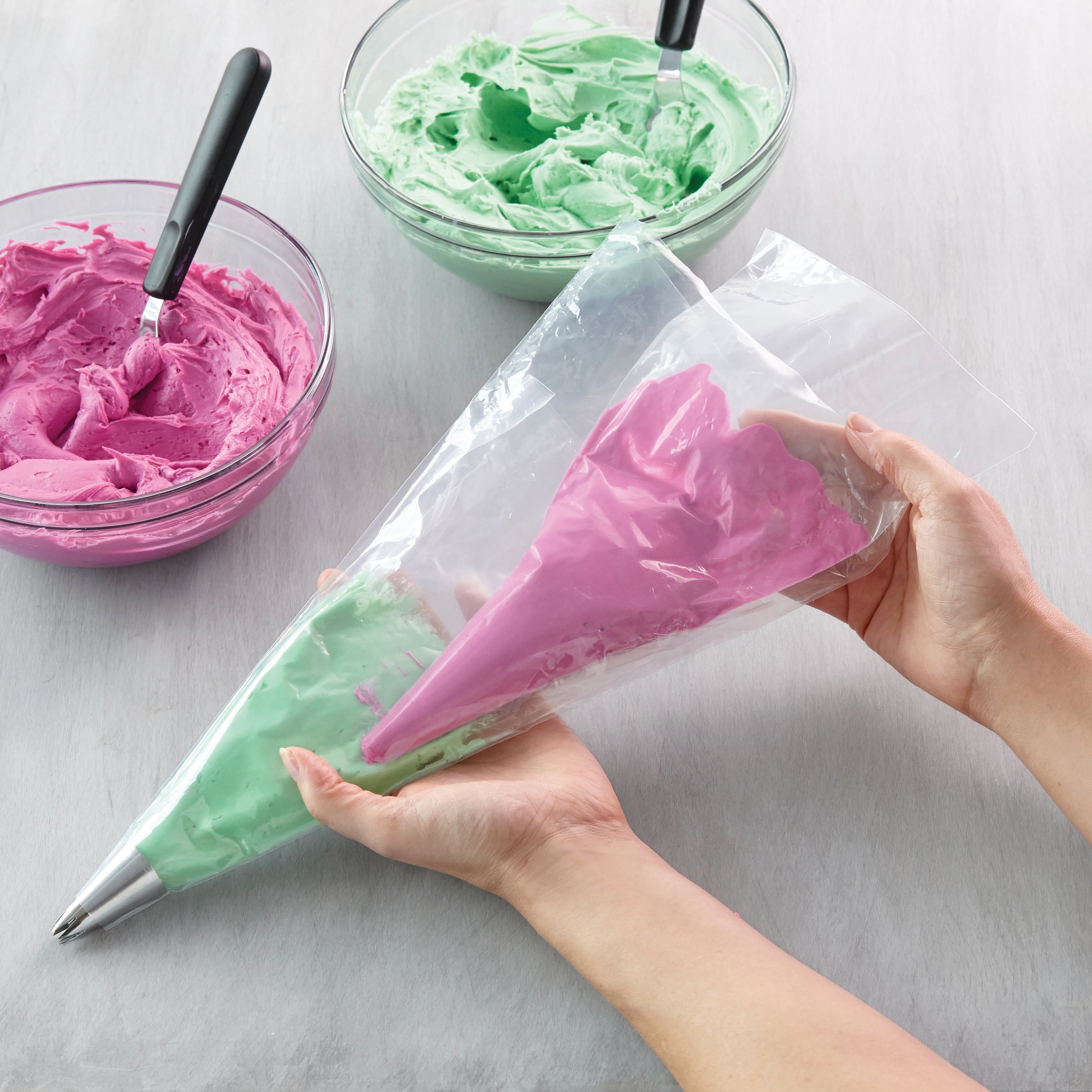 Wilton 16-inch Disposable Decorating Piping Bags, 12-Count, Plastic - Image 3