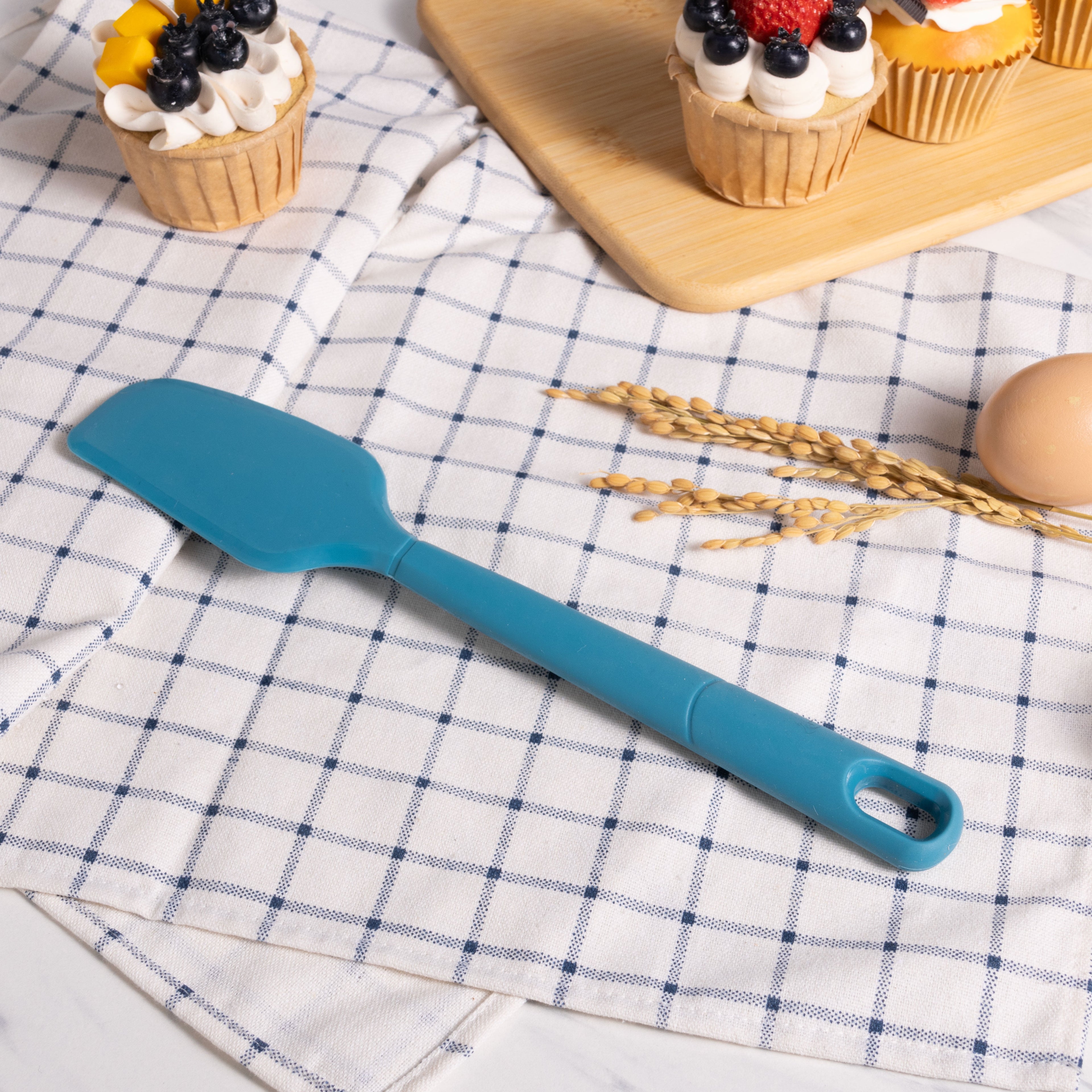 Silicone Food- Grade Blue 10.55" L Kitchen Spatula - Image 4