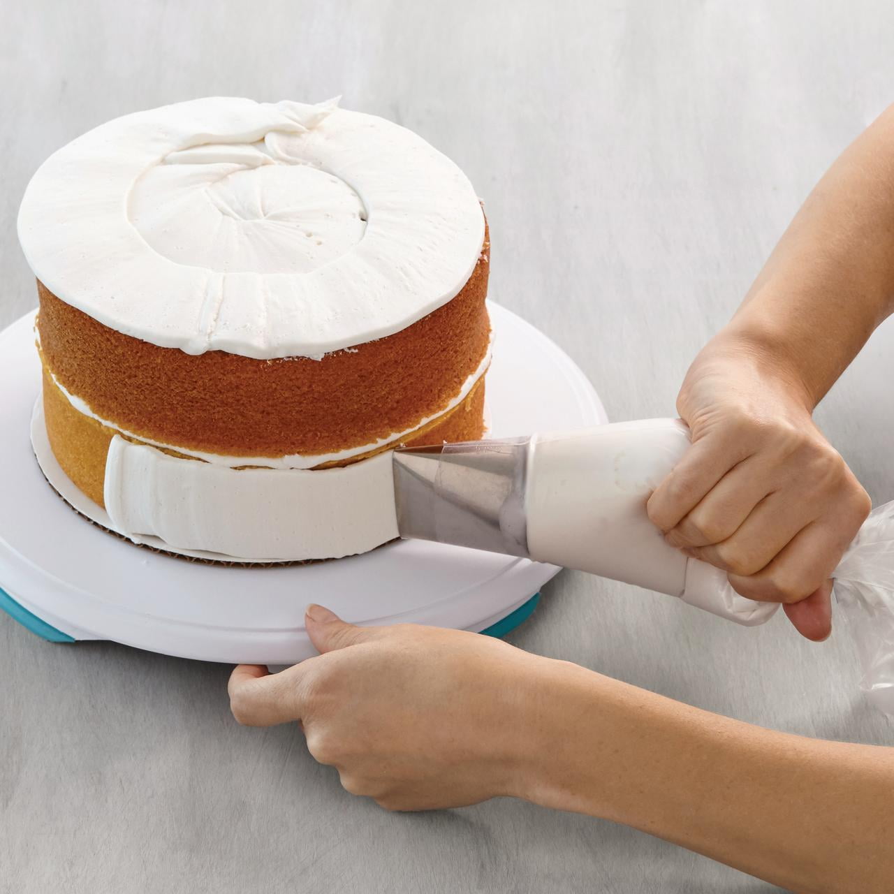 Wilton 16-inch Disposable Decorating Piping Bags, 12-Count, Plastic - Image 6
