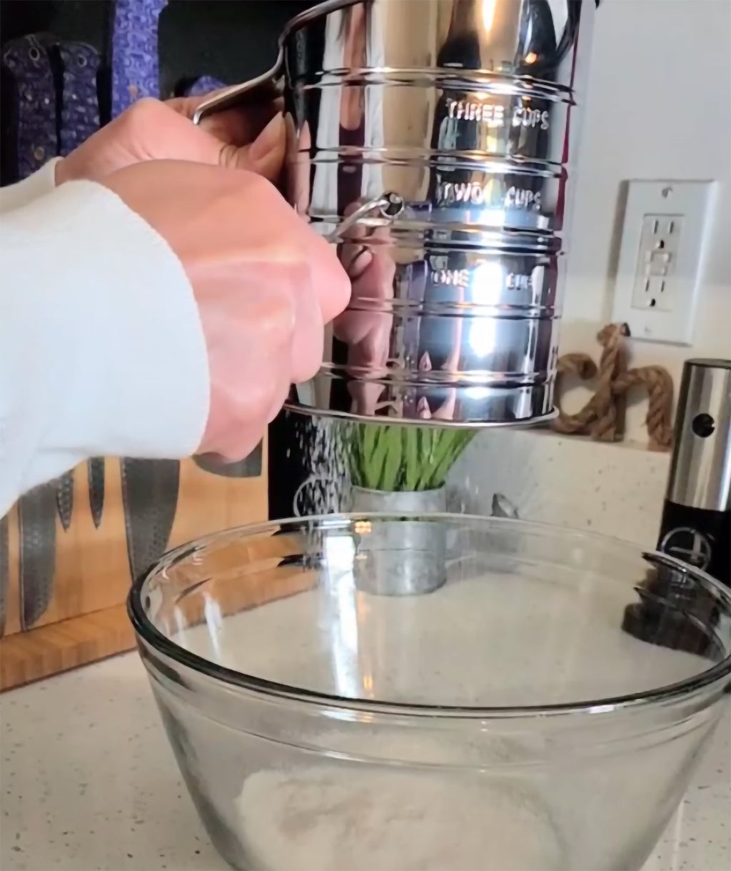 Stainless Steel 3 Cup Flour Hand-Crank Sifter with Beechwood Handle Silver - Image 2